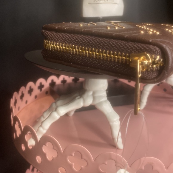 IVY LONDON dark coffee Color with Gold hardware! NEW WITH TAGS! - Picture 7 of 13